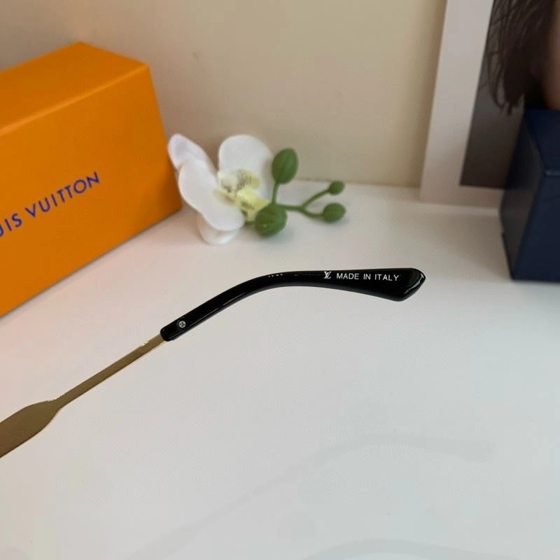 Louis Vuitton Sunglasses Efficient 280669