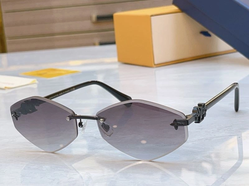 NewStyle Louis Vuitton Sunglasses 280674