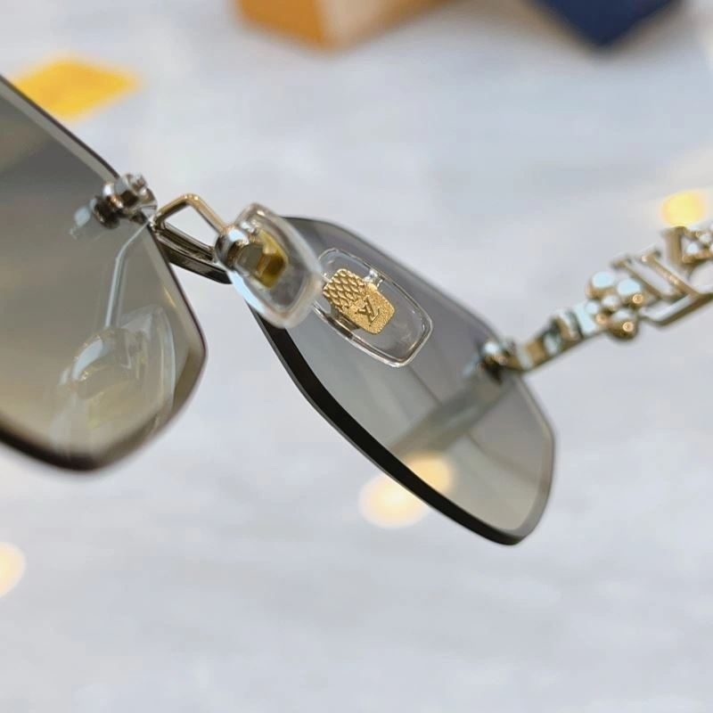 NewStyle Louis Vuitton Sunglasses 280674