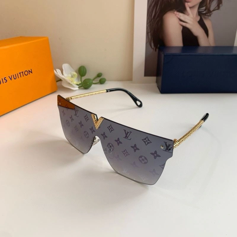 Sporty Louis Vuitton Sunglasses 280642