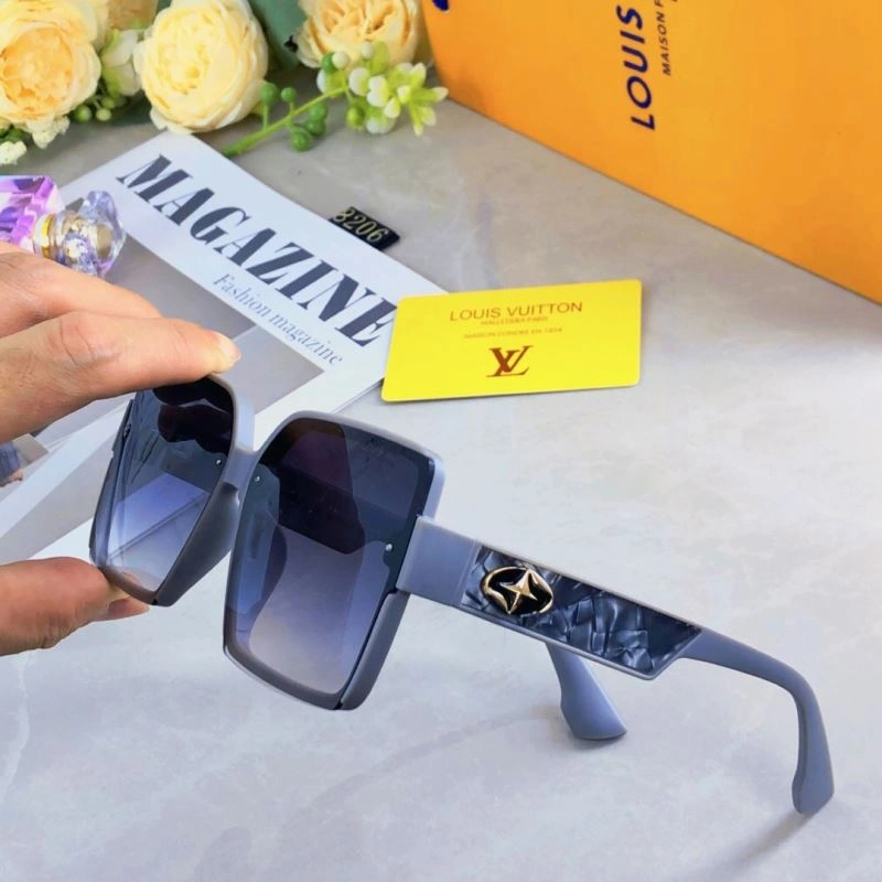 Louis Vuitton Sunglasses Effortless 280629