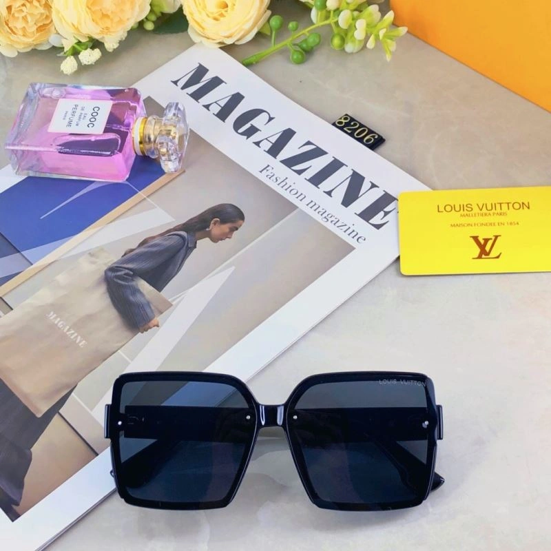Louis Vuitton Sunglasses Effortless 280629