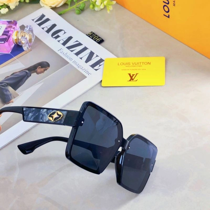 Louis Vuitton Sunglasses Effortless 280629