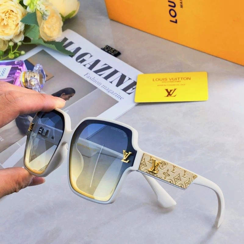Louis Vuitton Sunglasses Cozy 280623