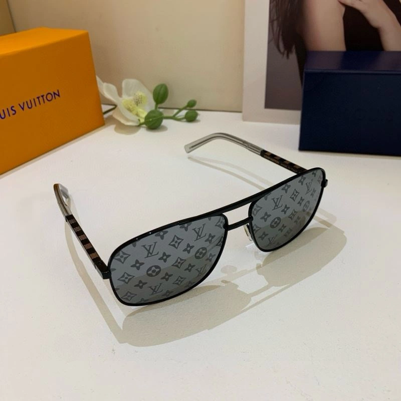 Louis Vuitton Sunglasses Colorful 280614