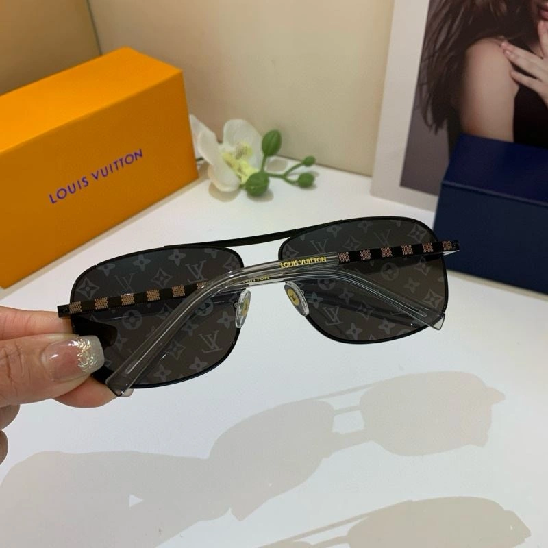 Louis Vuitton Sunglasses Colorful 280614