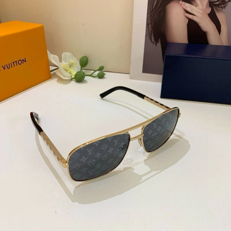 Functional Louis Vuitton Sunglasses 280609