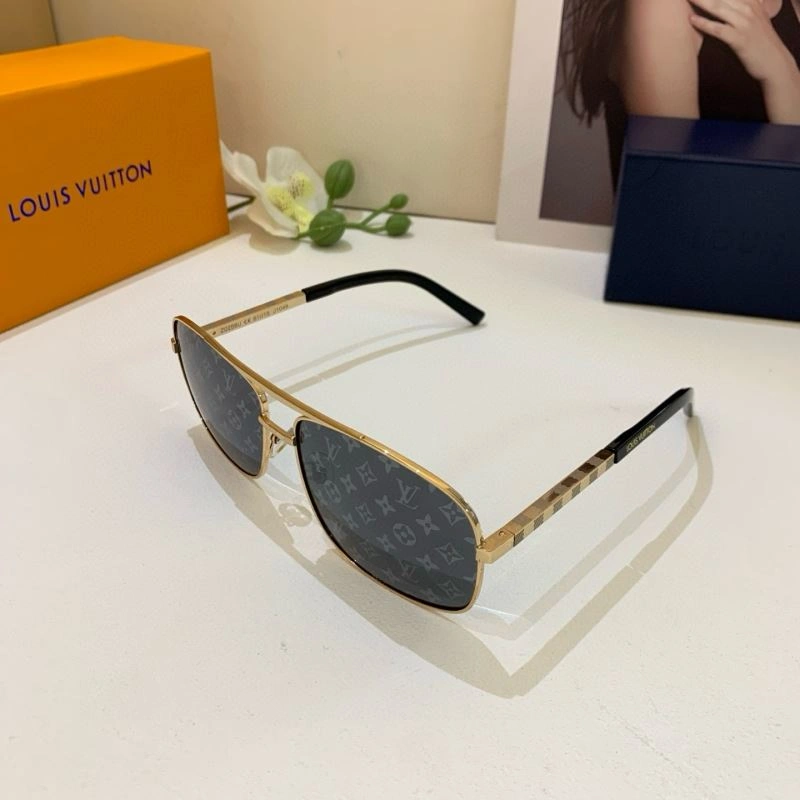 Functional Louis Vuitton Sunglasses 280609