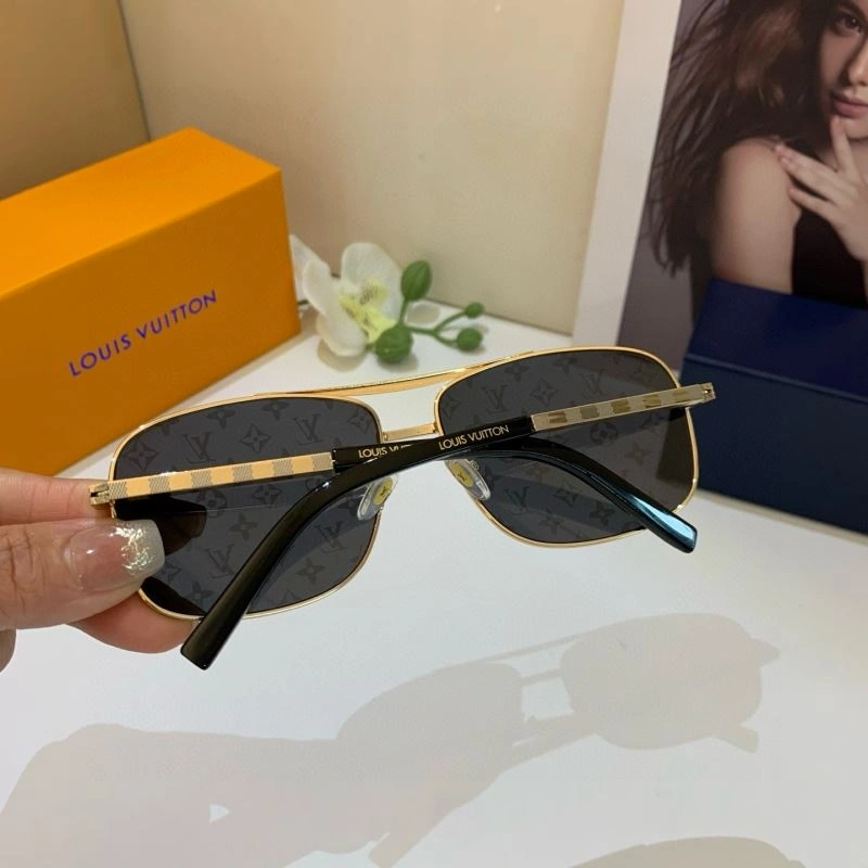 Functional Louis Vuitton Sunglasses 280609