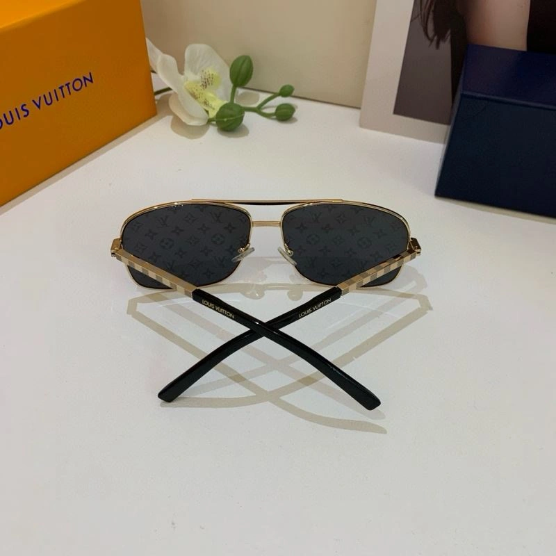 Functional Louis Vuitton Sunglasses 280609