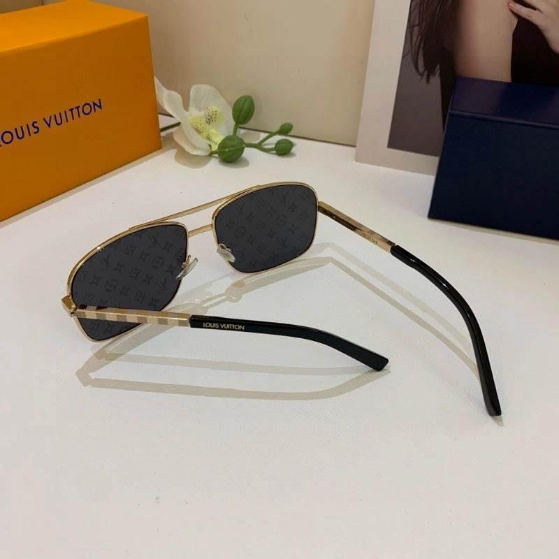 Functional Louis Vuitton Sunglasses 280609