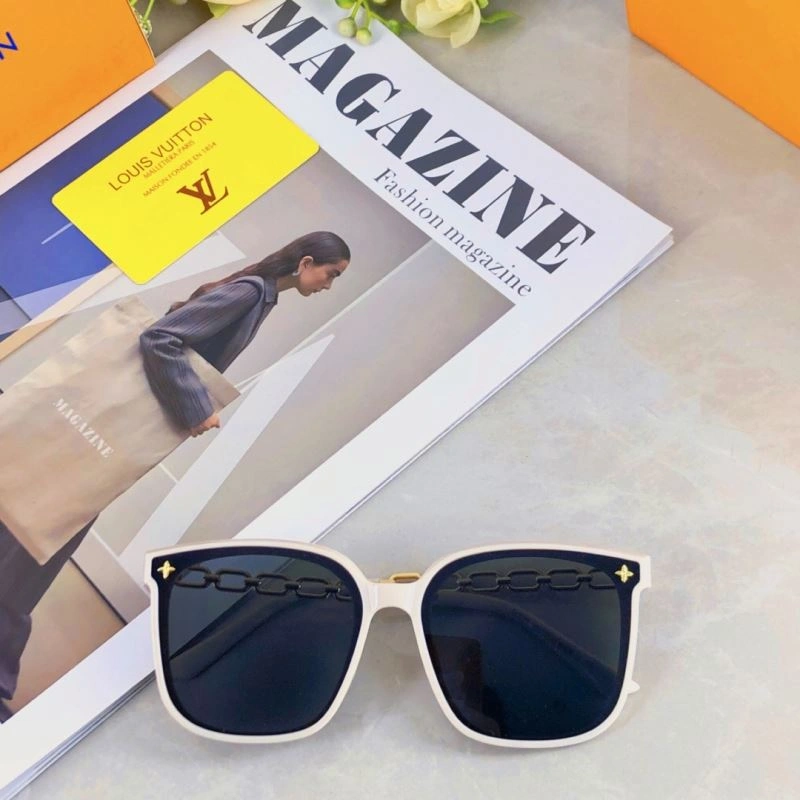 Louis Vuitton Sunglasses Sporty 280633