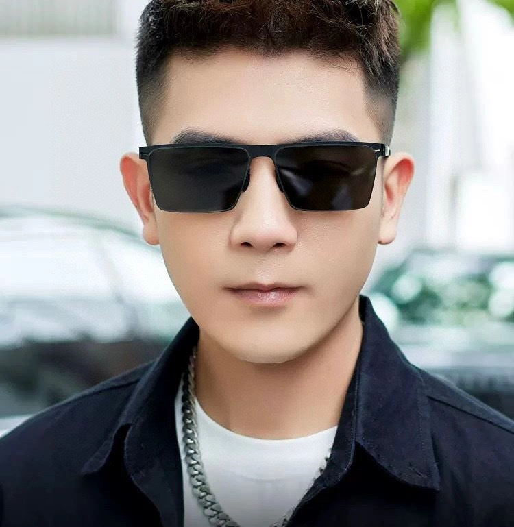 Louis Vuitton Sunglasses Fashionable 280625