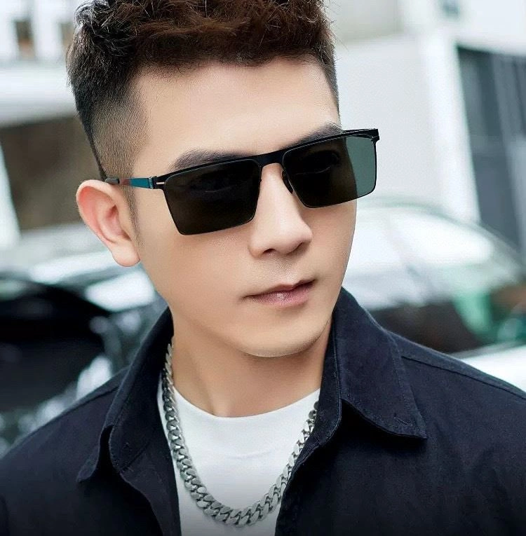Louis Vuitton Sunglasses Fashionable 280625