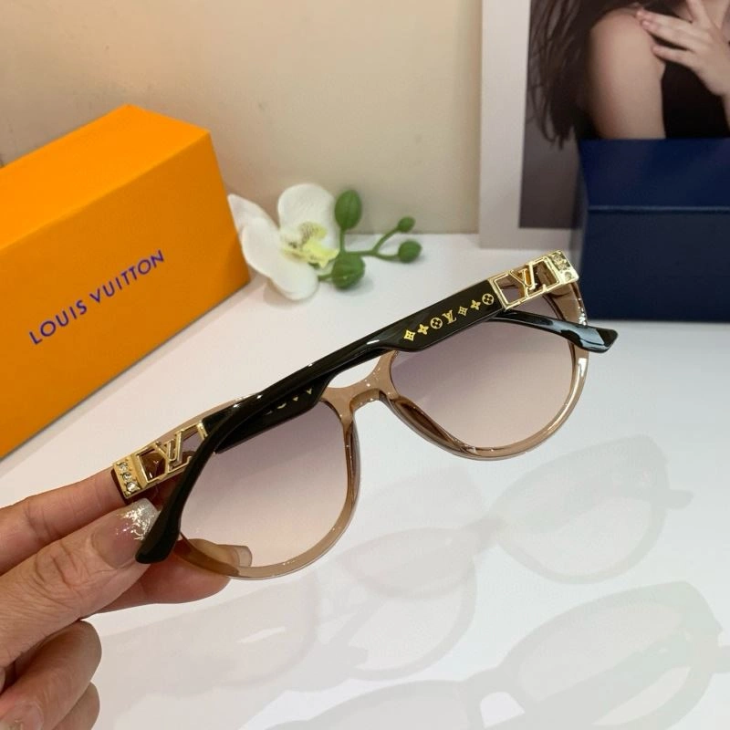 Louis Vuitton Sunglasses Breathable 280610