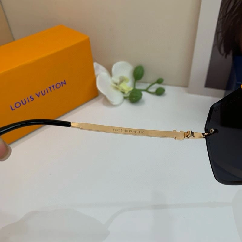 Vibrant Louis Vuitton Sunglasses 280615