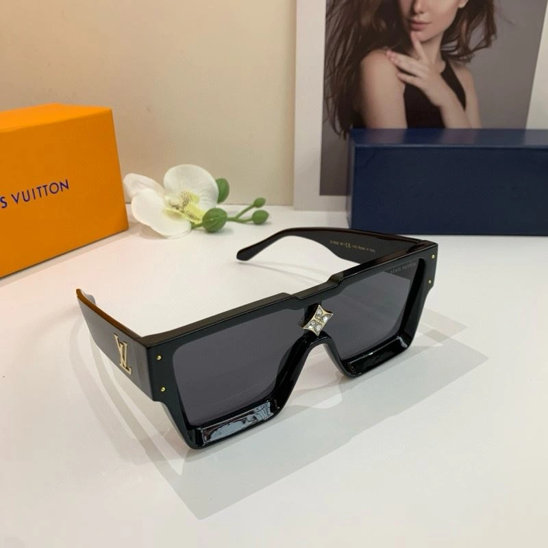 Louis Vuitton Sunglasses SportInspired 280597