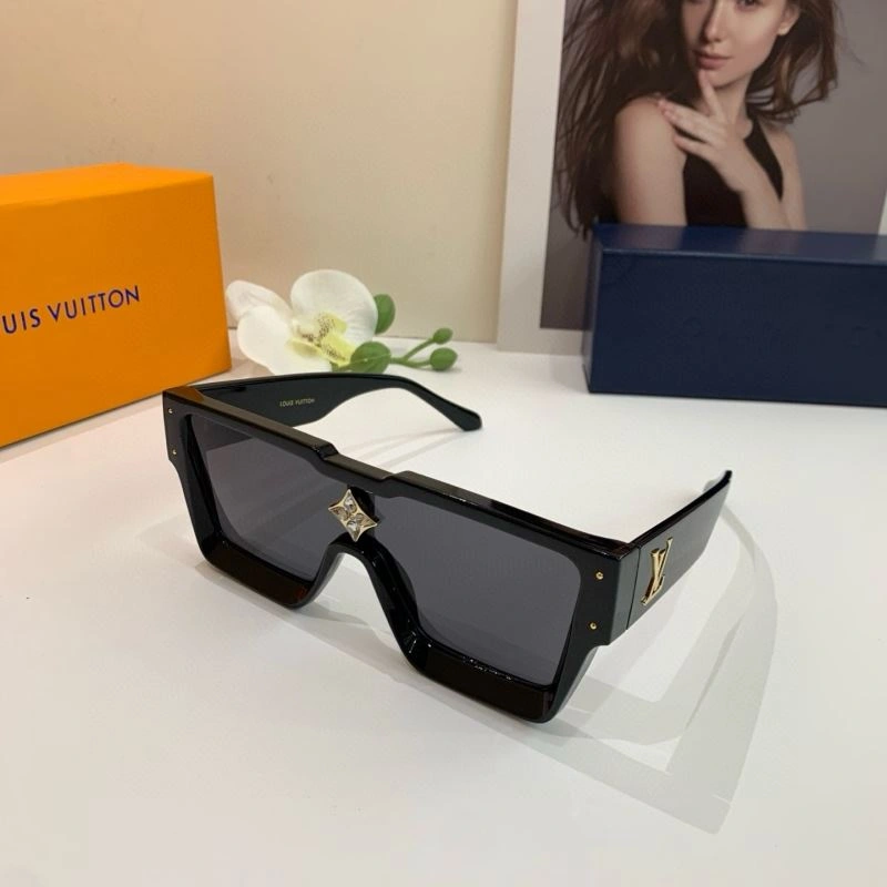 Louis Vuitton Sunglasses SportInspired 280597