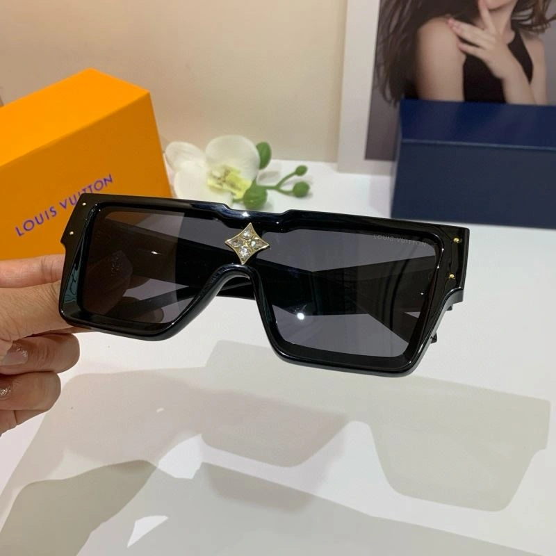 Louis Vuitton Sunglasses SportInspired 280597