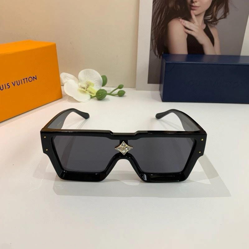 Louis Vuitton Sunglasses SportInspired 280597