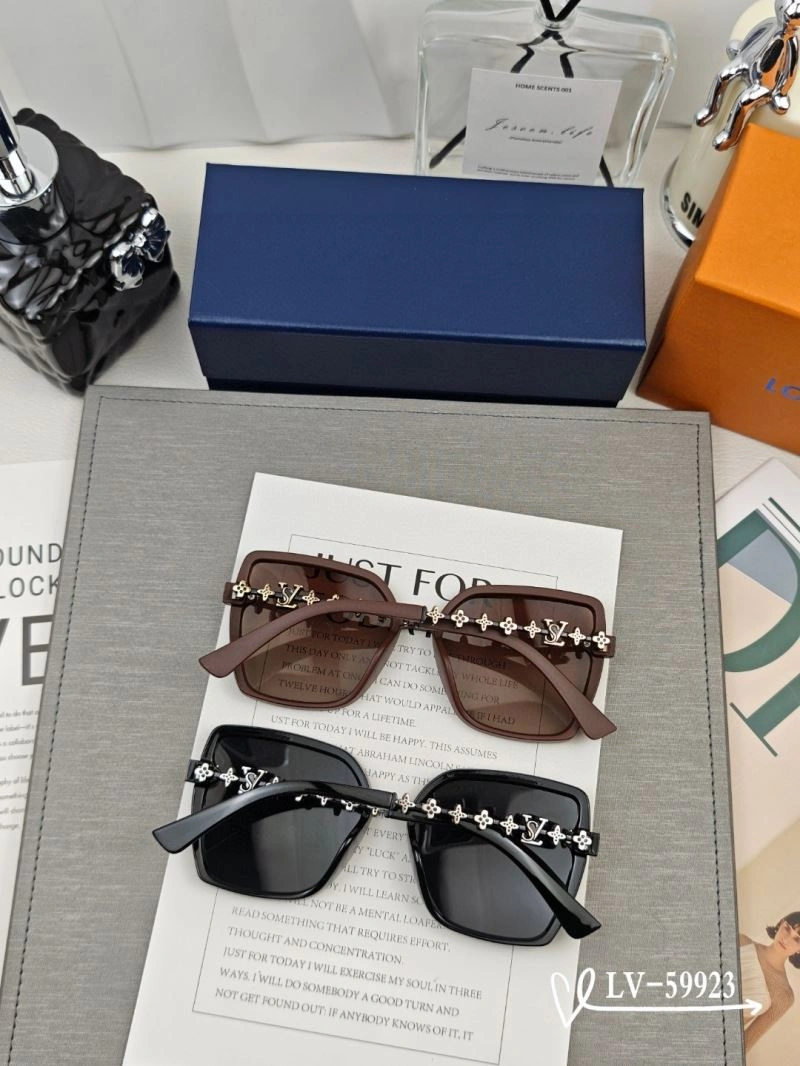 Lightweight Louis Vuitton Sunglasses 280582