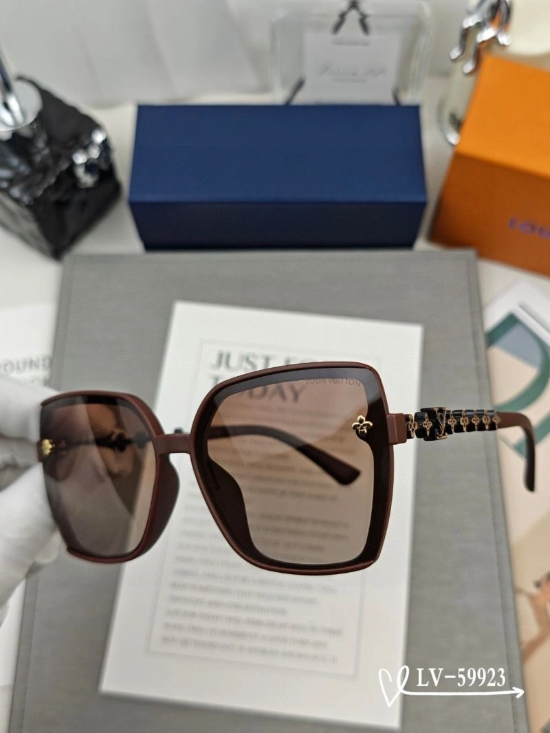 Lightweight Louis Vuitton Sunglasses 280582