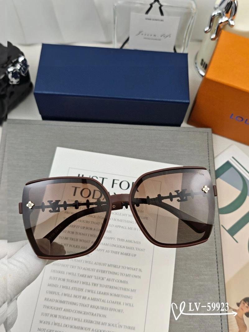 Lightweight Louis Vuitton Sunglasses 280582