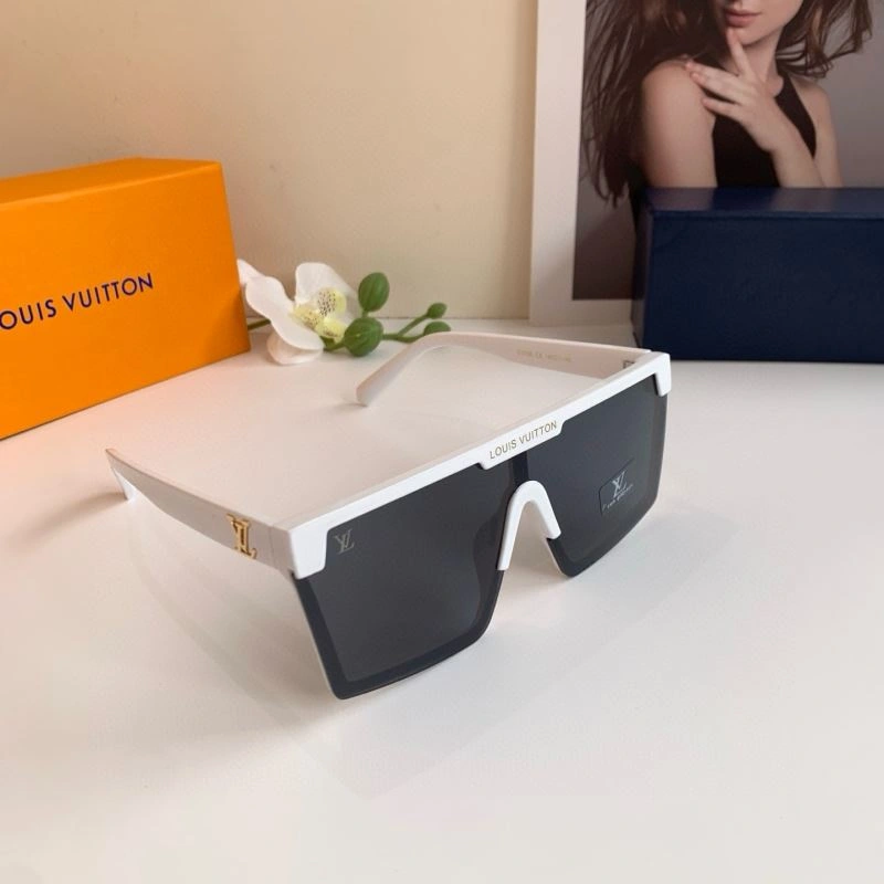 Louis Vuitton Sunglasses Youthful 280569