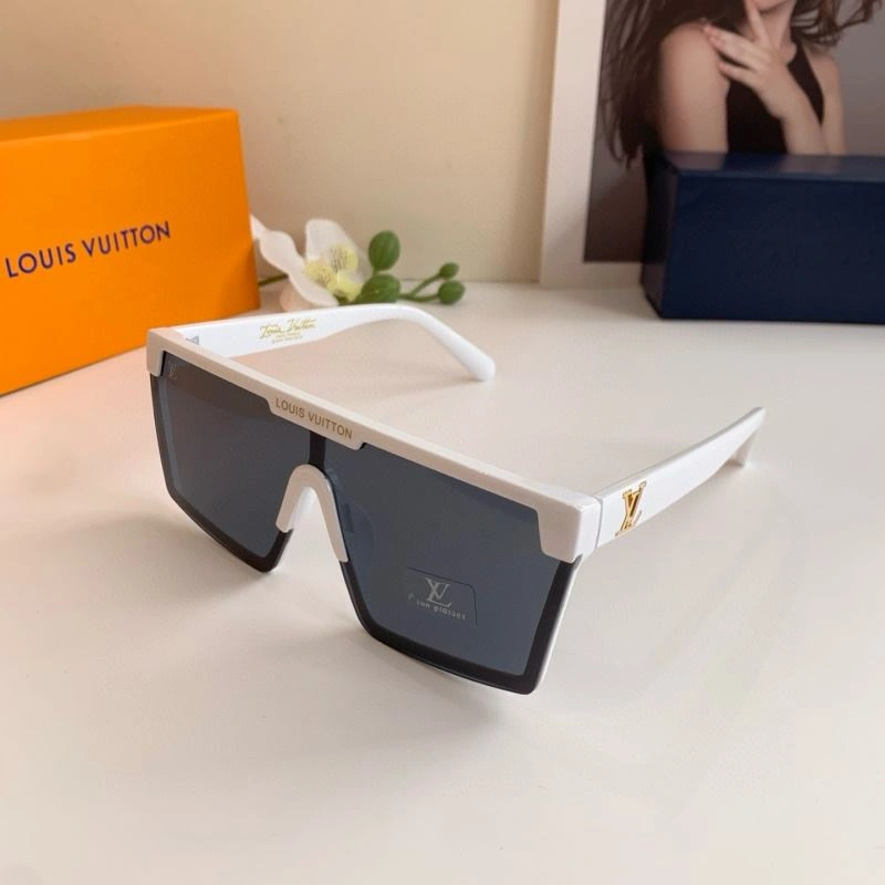 Louis Vuitton Sunglasses Youthful 280569