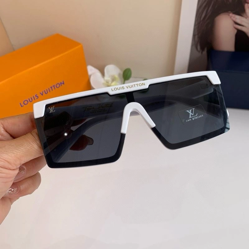 Louis Vuitton Sunglasses Youthful 280569