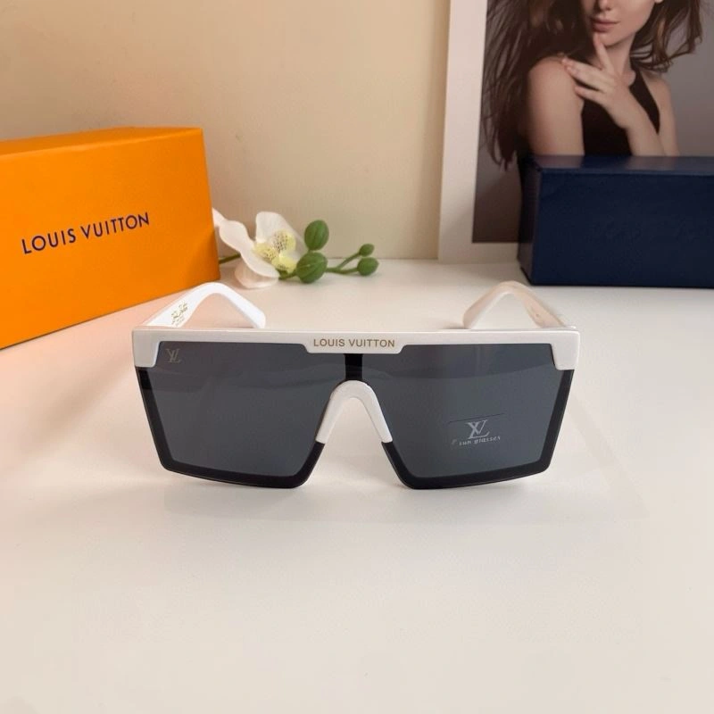 Louis Vuitton Sunglasses Youthful 280569