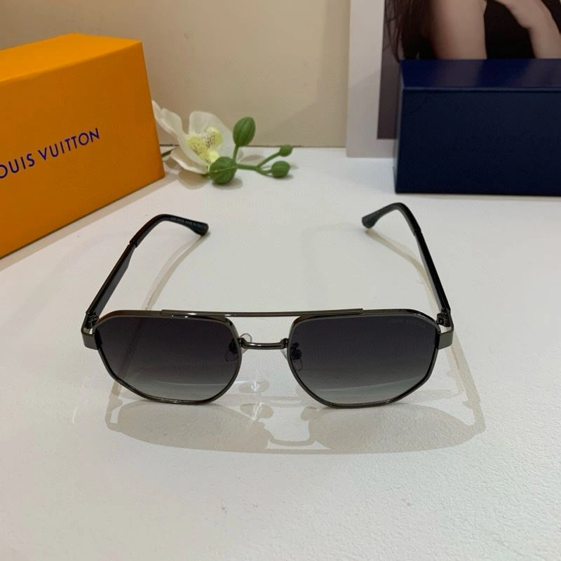 Louis Vuitton Sunglasses DailyWear 280579