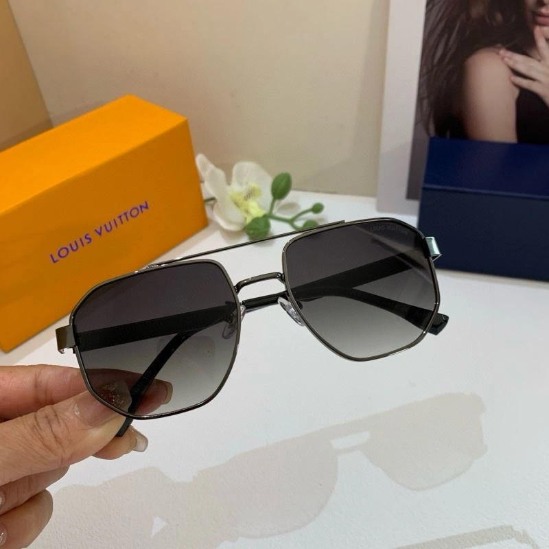Louis Vuitton Sunglasses DailyWear 280579