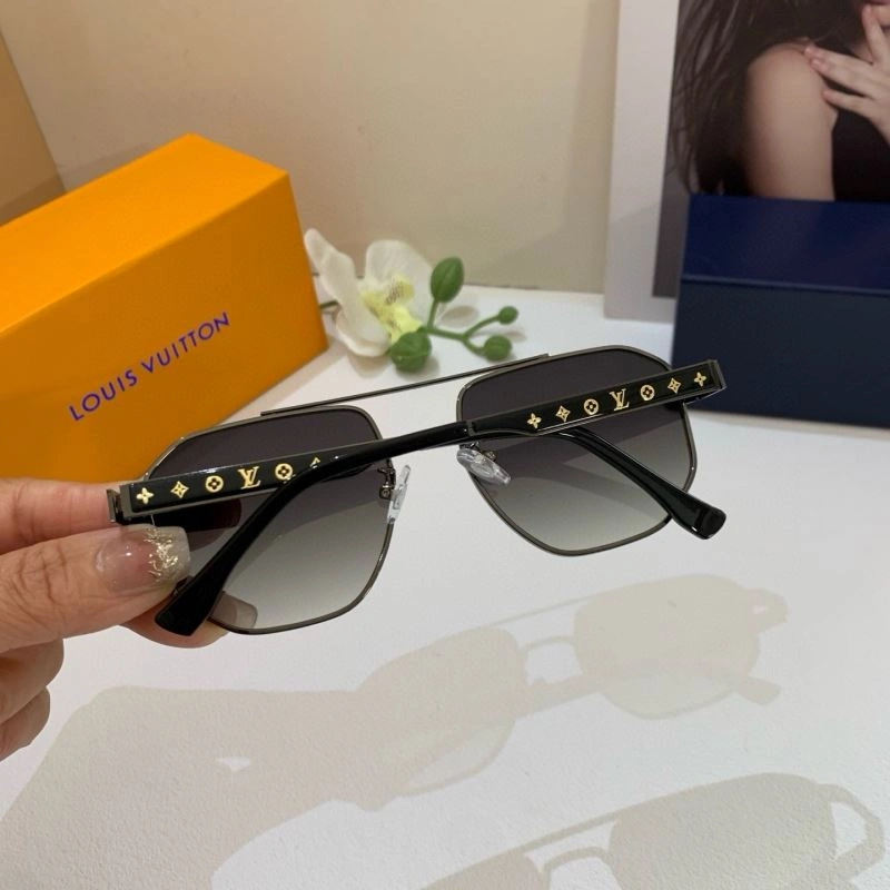 Louis Vuitton Sunglasses DailyWear 280579