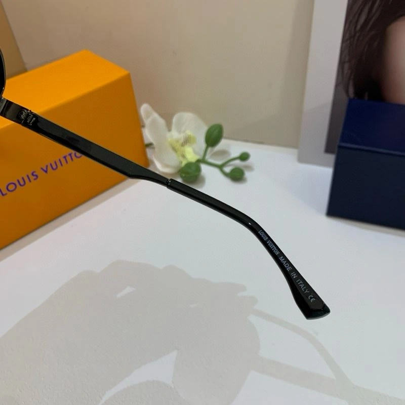 Louis Vuitton Sunglasses DailyWear 280579