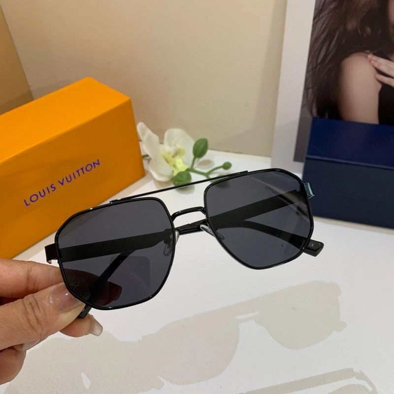 Louis Vuitton Sunglasses Upgraded 280583
