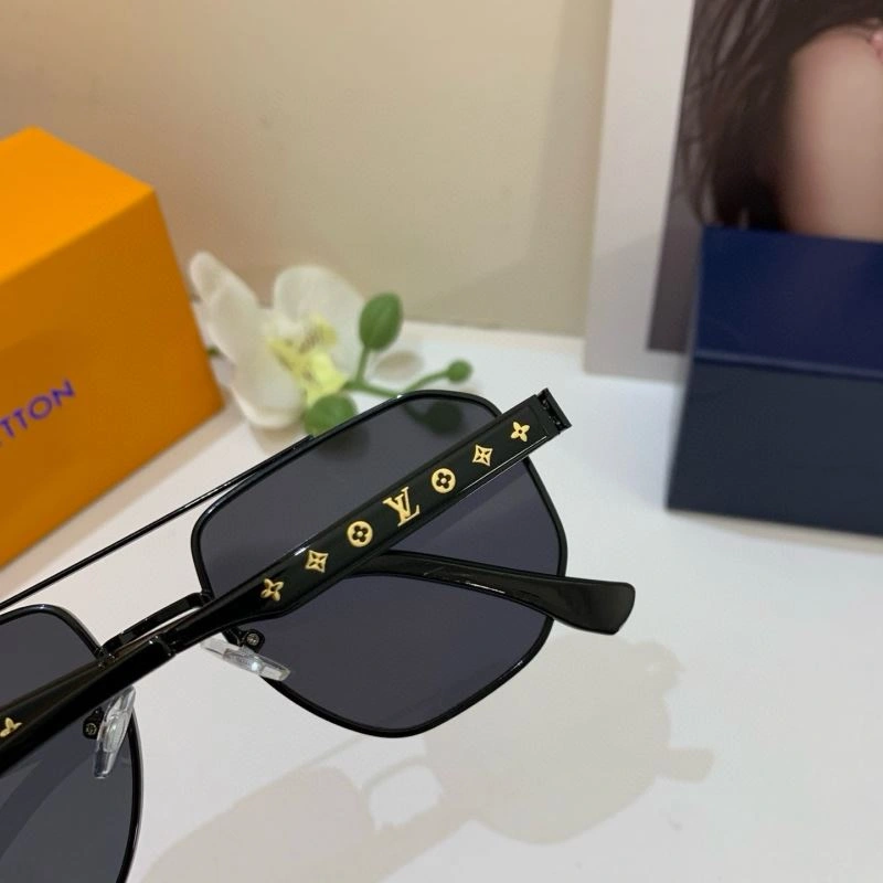 Louis Vuitton Sunglasses Upgraded 280583