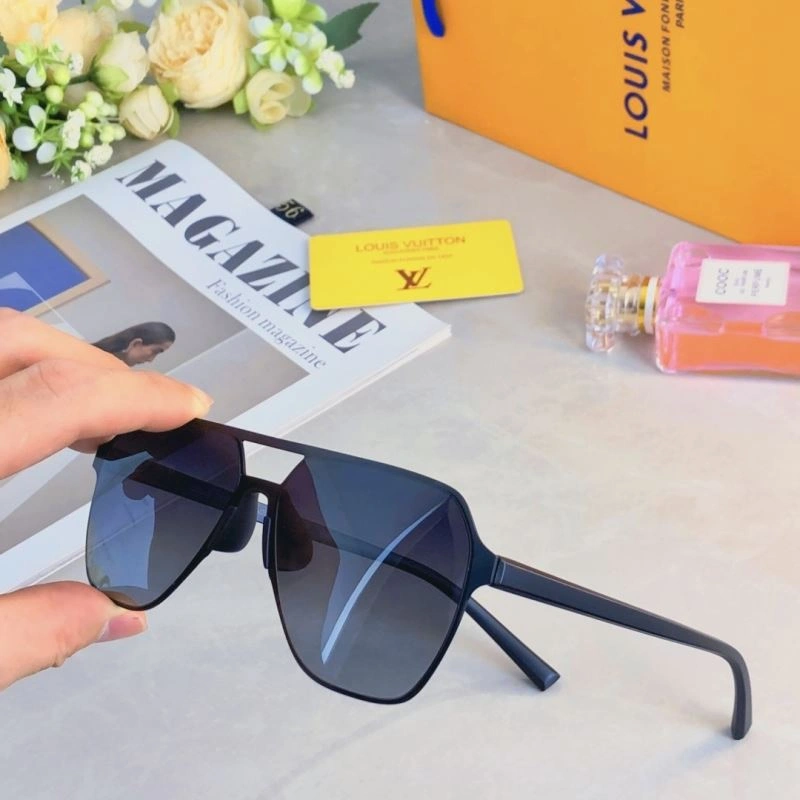 ModernLook Louis Vuitton Sunglasses 280592