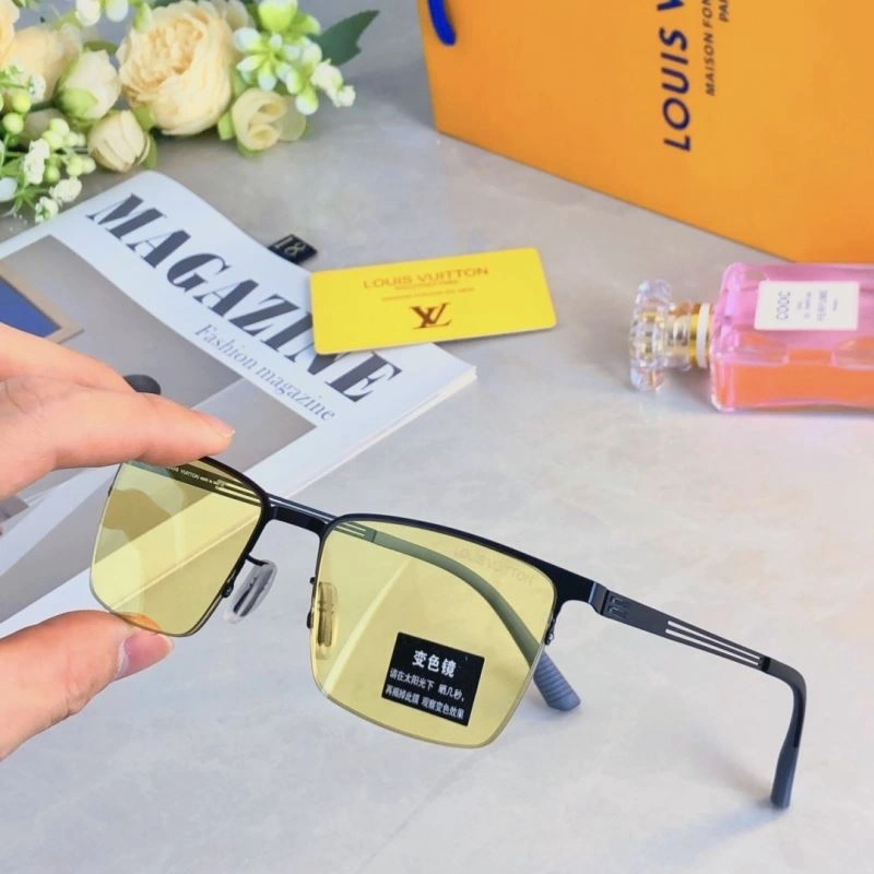 Unisex Louis Vuitton Sunglasses 280588