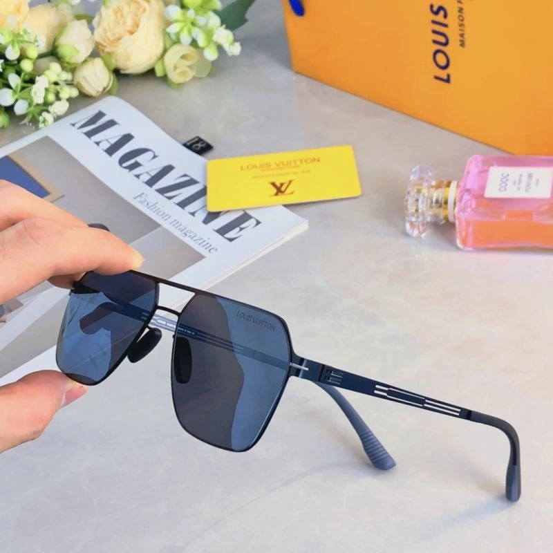Unisex Louis Vuitton Sunglasses 280588