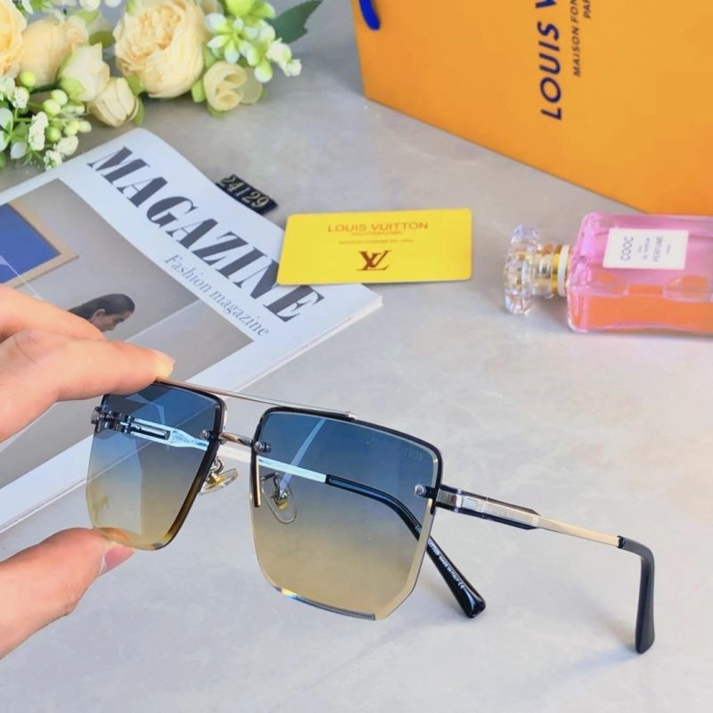 Sporty Louis Vuitton Sunglasses 280587
