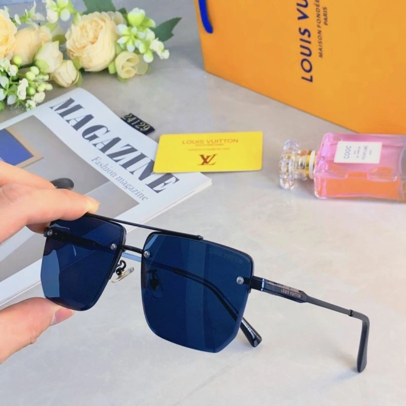 Sporty Louis Vuitton Sunglasses 280587