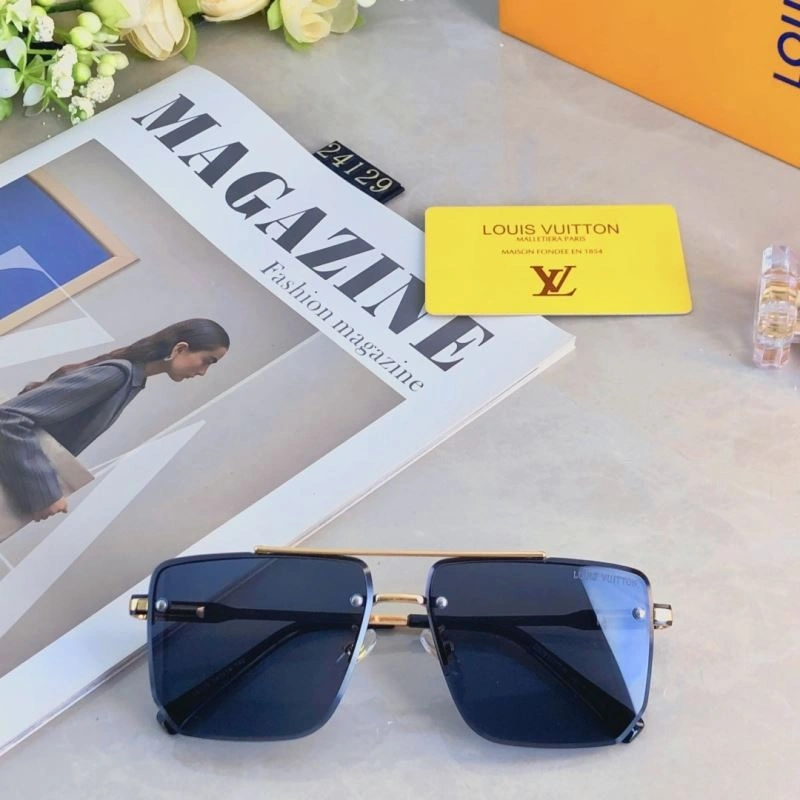 Sporty Louis Vuitton Sunglasses 280587
