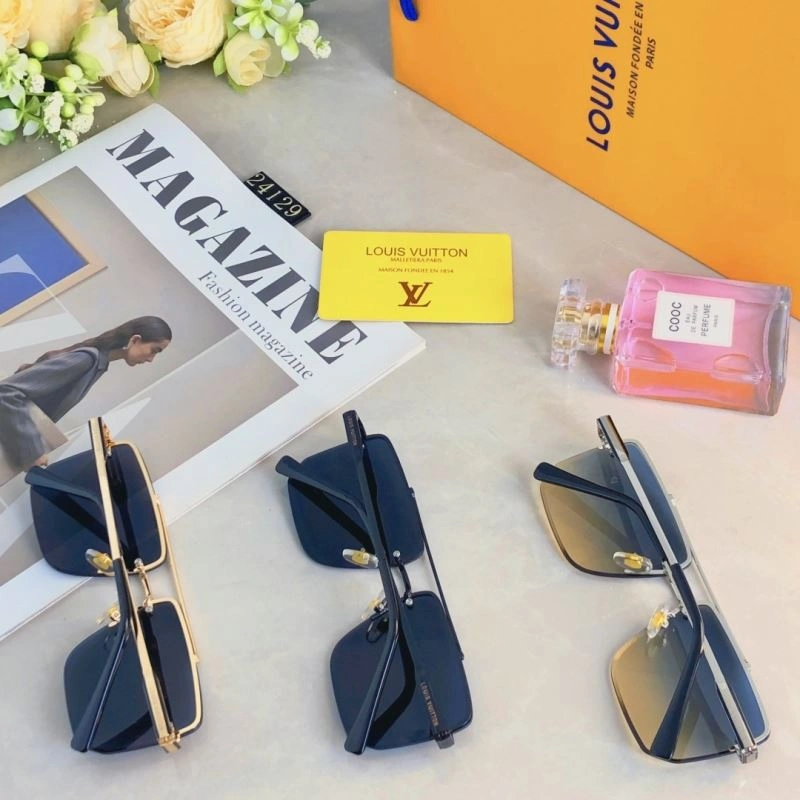 Sporty Louis Vuitton Sunglasses 280587