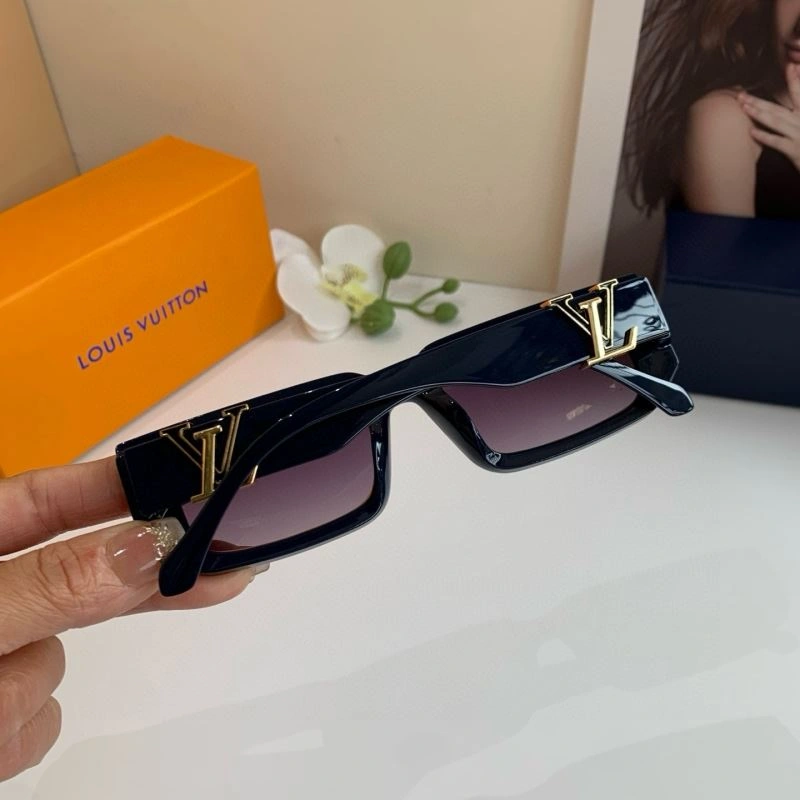 Sustainable Louis Vuitton Sunglasses 280572