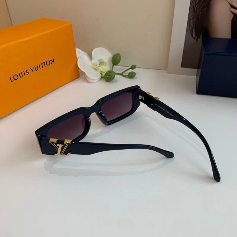 Sustainable Louis Vuitton Sunglasses 280572