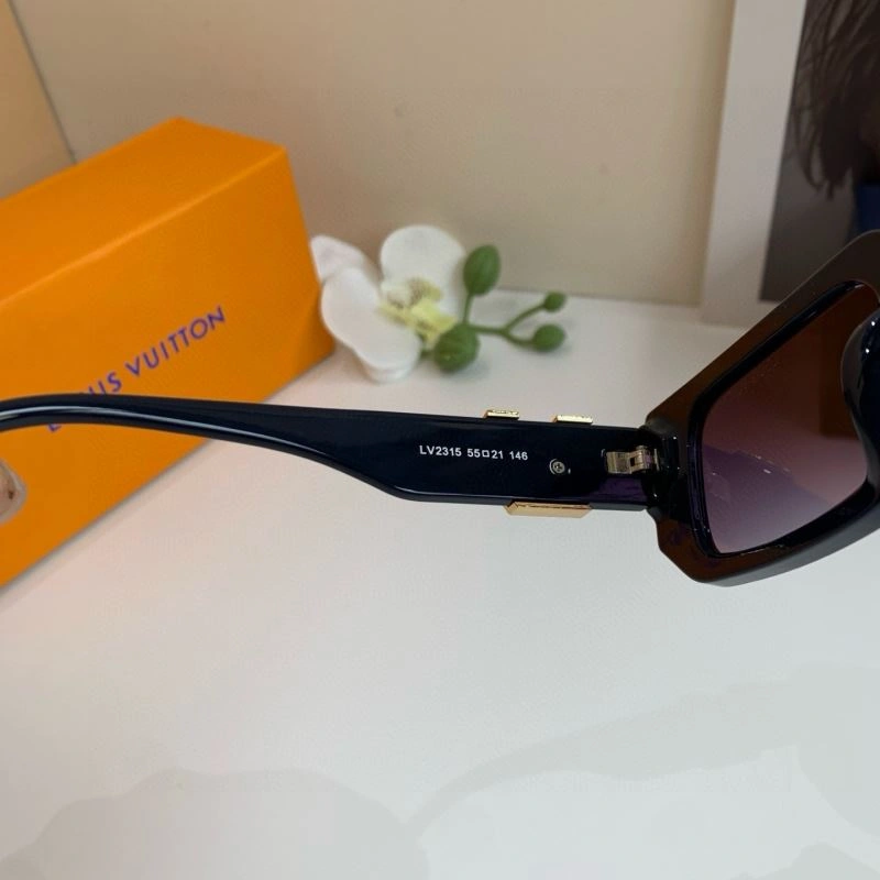 Sustainable Louis Vuitton Sunglasses 280572