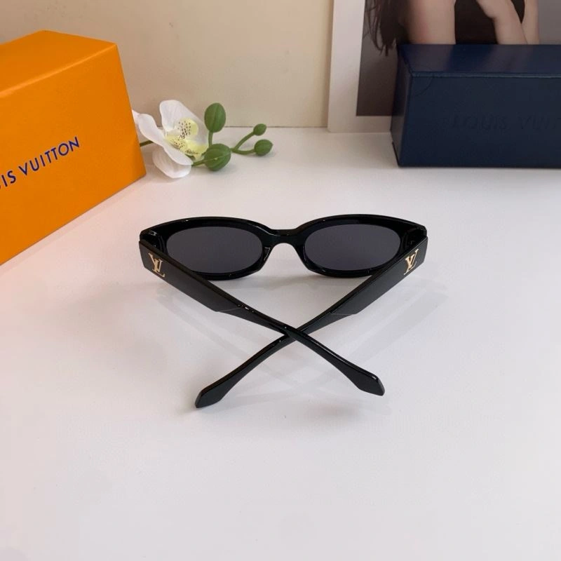 Unisex Louis Vuitton Sunglasses 280564