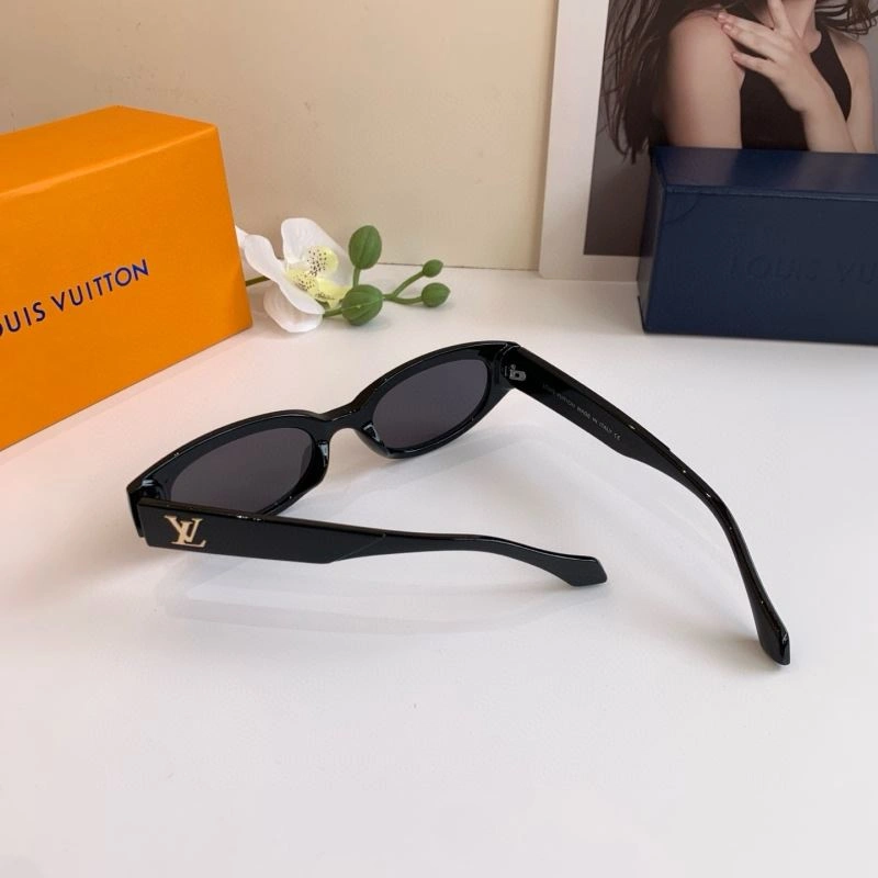 Unisex Louis Vuitton Sunglasses 280564
