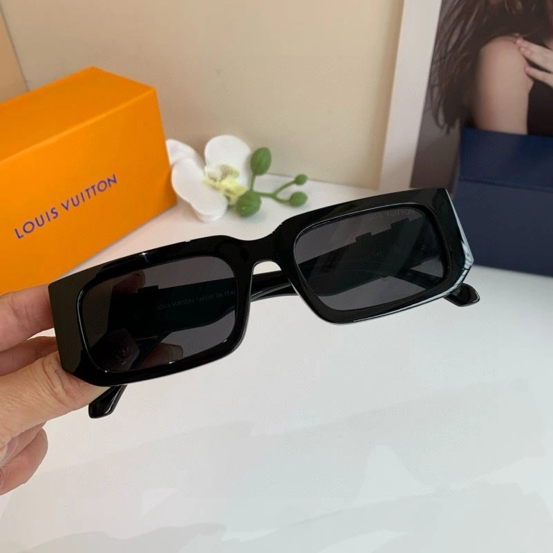 NewStyle Louis Vuitton Sunglasses 280559